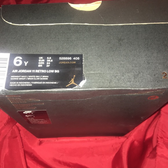 Kids retro 11 low size 6 in excellent condition - Picture 4 of 4